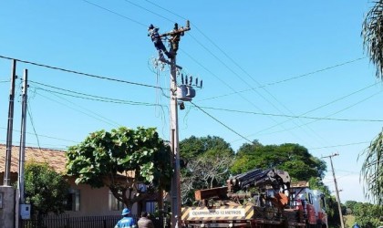 COPEL realiza troca de postes em Boa Vista da Aparecida